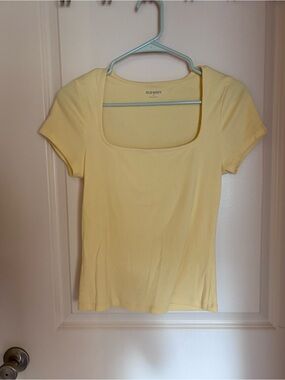 Old Navy Women's Pale Yellow Square Neck Short Sleeve Tee
